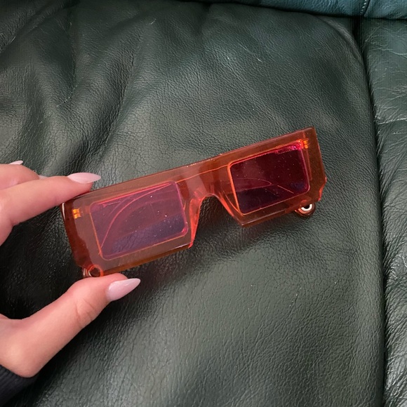 Jaquemus Sunglasses - Picture 2 of 2